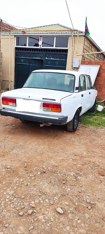 tap az vaz 2107: VAZ 2107, ağ rəng, sedan kuzov. Texniki xüsusiyyətlər və təchizat: - — 3