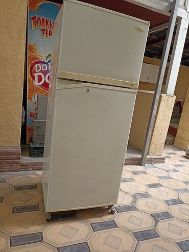 холодильные морозильные камеры: Холодильник Daewoo, Б/у, Двухкамерный, 65 * 165 *