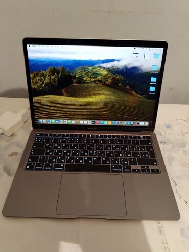 notebook çantaları bakı: İşlənmiş Apple MacBook, 13.3 ", Apple M1, 256 GB, Pulsuz çatdırılma