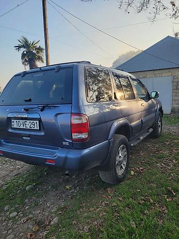 Nissan: Nissan Pathfinder: 3.5 l | 2000 il Ofrouder/SUV — 4