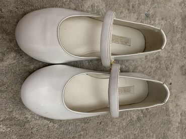 женское туфли: Белые для девочек Туфли от DG, оригинал, качество супер