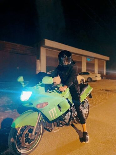 спортивные мото: Спортбайк Kawasaki, 600 куб. см, Бензин