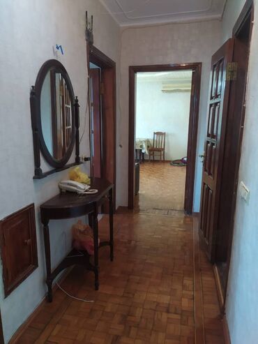 Uzunmüddətli kirayə mənzillər: Nəsimi rayonu, Azərbaycan Tibb Universtetinin yanında 9 mərtəbəli — 10