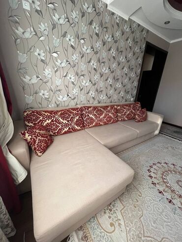 угловой диван адмирал: Угловой диван, цвет - Бежевый, Б/у