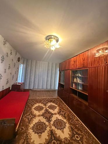 86: 3 комнаты, 58 м², 4 мкр 104 серия, 4 этаж — 9
