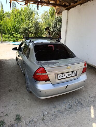 штампованный диск: Chevrolet Aveo седан, серебристый цвет. Основные характеристики: -