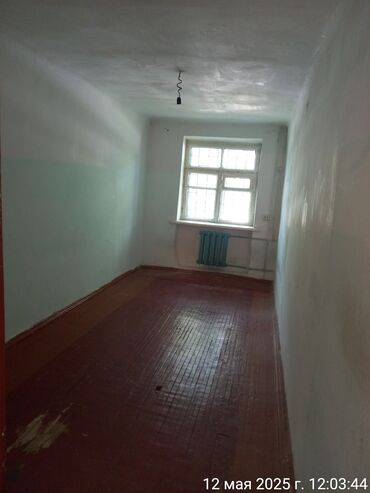 асанбай квартиры: 2 бөлмө, 42 кв. м, Хрущевка, 1 кабат, Эски ремонт