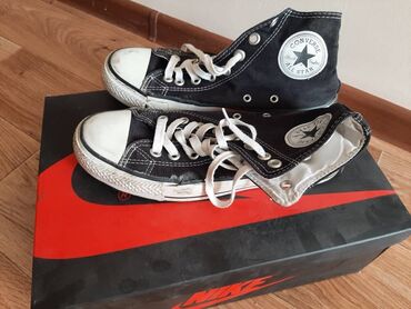 женские черные кроссовки: Кроссовки, 39, Converse, Б/у, цвет - Черный, Самовывоз
