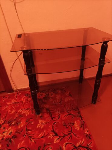 Столы: Стеклянный столик для телевизора