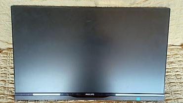 игровой монитор: Philips LCD monitor - Ekran ölçüsü: təxminən 23–24" - Panelli dizayn — 1