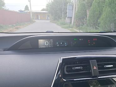 2022: Toyota Prius: 2022 г., 1.8 л, Вариатор, Гибрид, Лифтбек — 8