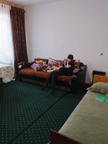 продается 1 комнатная кара балта квартира: Продаеця просторная комната в частном доме.город Кара балта улица