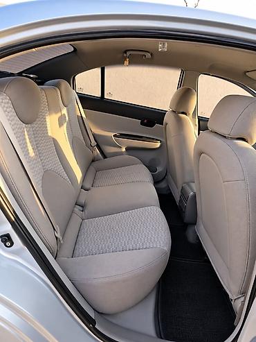 ford focus hatchback: Hyundai Accent: 1.5 l | 2007 il Sedan — 9