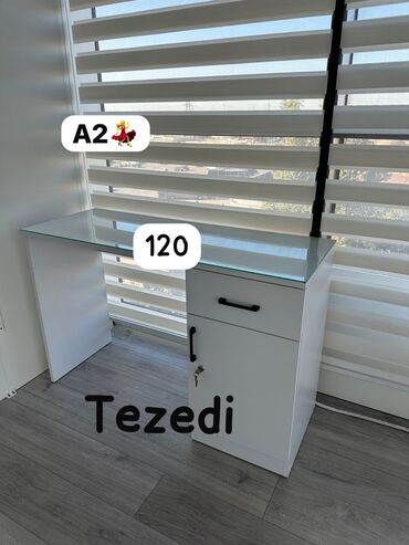 Sifarişlə yataq dəstləri: İşlənmiş, Manikür üçün masa, Güzgüsüz