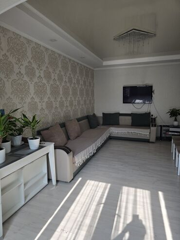 аренда квартир и домов: 2 комнаты, 67 м², 106 серия улучшенная, 2 этаж, Евроремонт
