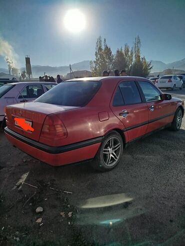 мерс 1988: Mercedes-Benz 190: 1994 г., 1.8 л, Механика, Бензин