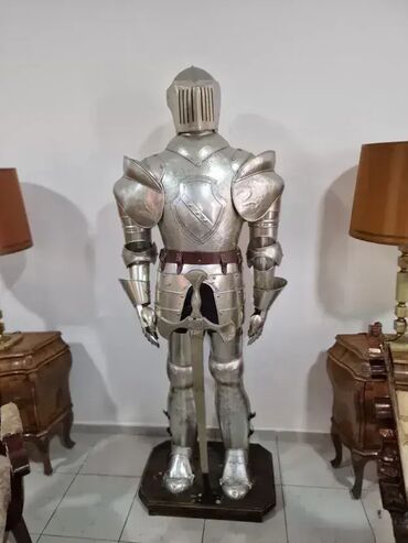polovan namestaj cacak kupujemprodajem: Vitez sa mačem / oklop u prirodnoj veličini (185 cm) br.2 🛡️ Dobro