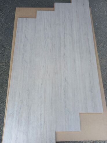 divar kağızı şəkilləri: Açıq boz-ağac naxışlı MDF panellər - Material: MDF (orta sıxlıqlı