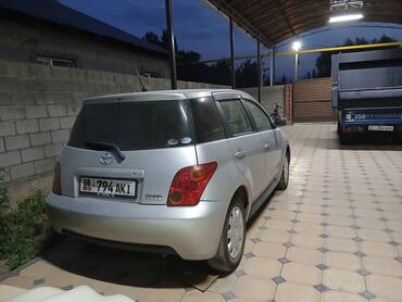 срочно продать машину: Toyota ist: 2003 г., 1.3 л, Автомат, Бензин, Хетчбек