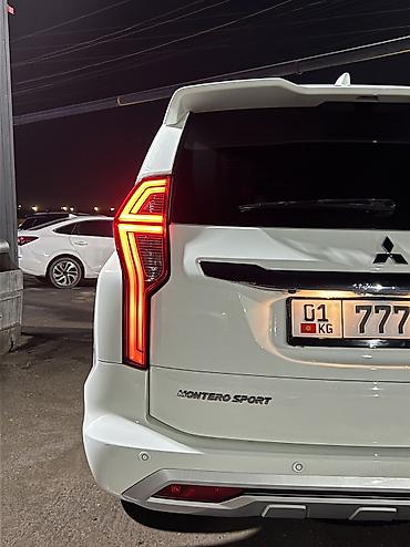 белый салон: Mitsubishi Montero Sport: 2023 г., 3 л, Автомат, Газ, Внедорожник — 9