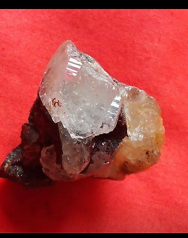 Kristali i minerali: Prirodni kvarcni kristal – sirovi komad - Materijal: prirodni kvarc — 16