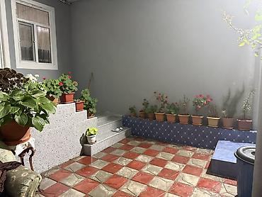 daşınan evler: 5 otaqlı, 100 kv. m, Orta təmir — 4