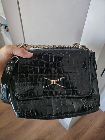 Çantalar: Qara çiyin/çapraz çanta – laklı “krokodil” teksturalı - Material — 1