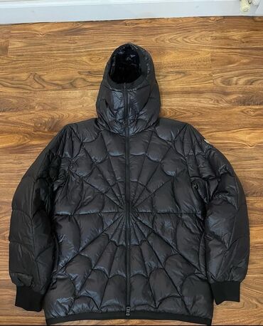 куртка монклер: Куртка L (EU 40), XL (EU 42), түсү - Кара