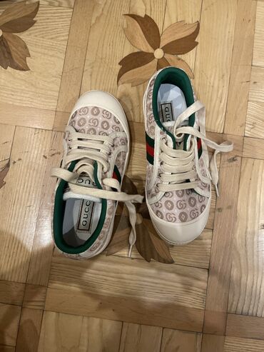 Uşaq ayaqqabıları: 32 razmer,yaxshi veziyyetde -da lalafo.az — 20 Uşaq ayaqqabıları: 32 razmer,yaxshi veziyyetde — 20