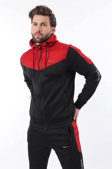 Trenerke: Nike muška trenerka

Novo
Mokra likra
Veličine m l xl 2xl — 3