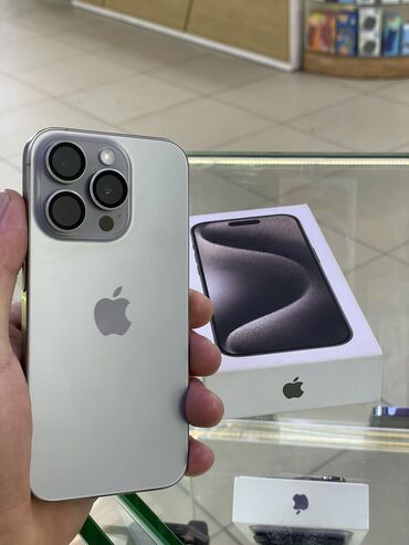 айфон 15 про мах 256: IPhone 15 Pro, Колдонулган, 256 ГБ, Natural Titanium, Коргоочу айнек, 90 %