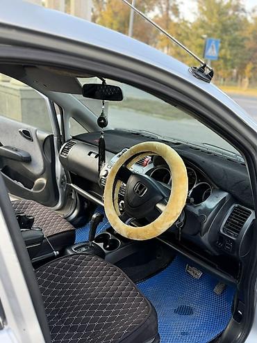 авто в киргизии цены: Honda Fit: 2003 г., 1.3 л, Автомат, Бензин, Хэтчбэк — 4