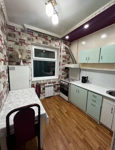 помешение под кафе: 3 комнаты, 72 м², 105 серия, 2 этаж, Евроремонт