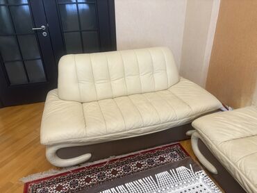 Диваны: Диван, Нераскладной, Без подьемного механизма, Кожа, Нет доставки