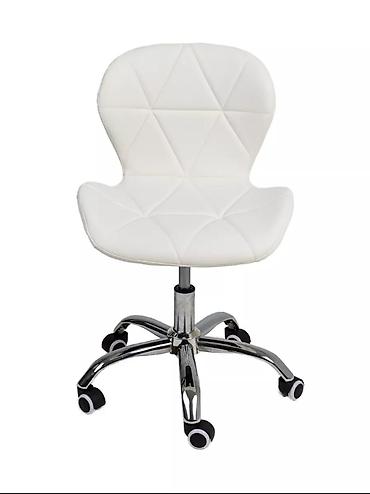 Другая мебель: Продаем удобное кресло с мягким сиденьем и спинкой белого цвета🫣 — 8