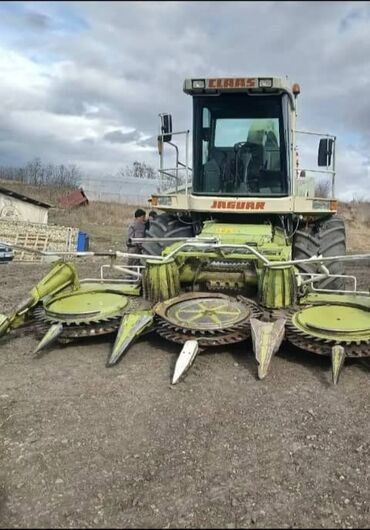 эксковаторы продажа: Кормоуборочный комбайн Claas Jaguar с кукурузной жаткой состояние