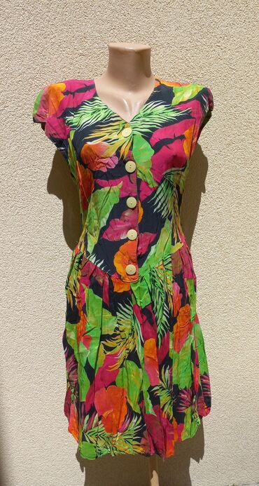 polovne svecane haljine za punije: M (EU 38), L (EU 40), color - Multicolored, Other style, Short sleeves