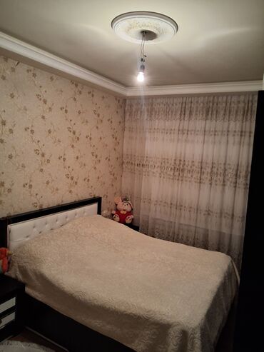 Köhnə tikili: Satılır: 3 otaqlı mənzil. Şəxsi mənzilimdir, kupça var. Bina Diaqnoz — 4