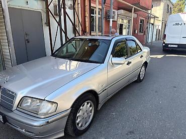 mersedes benz c: Mercedes-Benz C-Class: 1.8 l | 1999 il Sedan — 4