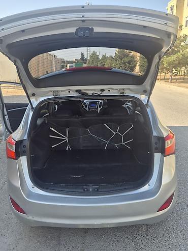 hyundai i30 stop: Hyundai i30: 1.6 l | 2013 il Universal — 7