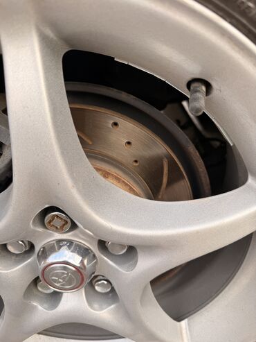 Toyota: Toyota Prius: 2014 г., 1.8 л, Автомат, Гибрид — 13