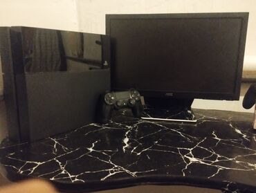 PS4 (Sony PlayStation 4): Продам пс4фат на 500г в идеале с монитором и двумя оригинальными