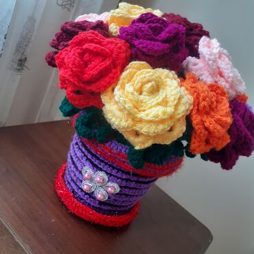 Süni güllər: Müxtəlif rəngli, əllə toxunmuş gül dəsti. Bu dəstə qırmızı, ağ -da lalafo.az — 6 Süni güllər: Müxtəlif rəngli, əllə toxunmuş gül dəsti. Bu dəstə qırmızı, ağ — 6