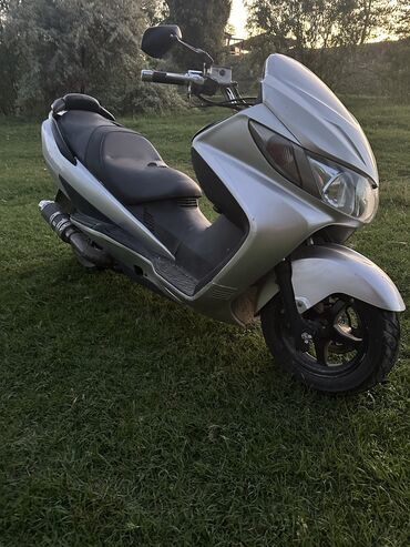 Скутеры: Макси скутер Suzuki, 180 куб. см, Бензин, Б/у