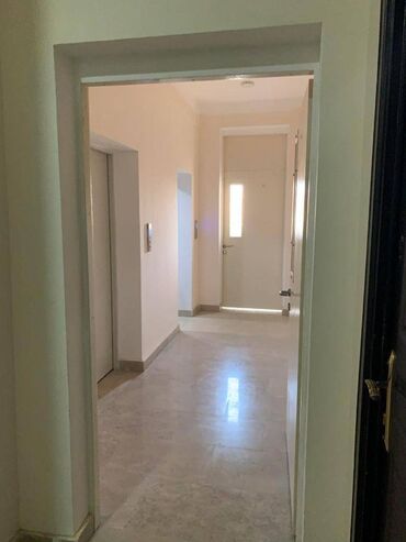 Uzunmüddətli kirayə mənzillər: Yasamalda midada 12 mertebeli binanın 10-cü mərtəbəsində yerləşən — 6