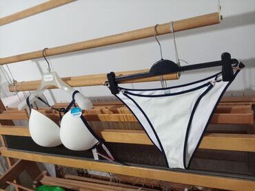 Kupaći kostimi: NOV, kupaći kostim NEW YORKER,beli sa teget paspulima i lepim zlatnim na lalafo.rs — 14 Kupaći kostimi: NOV, kupaći kostim NEW YORKER,beli sa teget paspulima i lepim zlatnim — 14