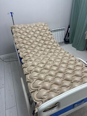 Медицинская мебель: Функциональная медицинская кровать с противопролежневым матрасом - — 6