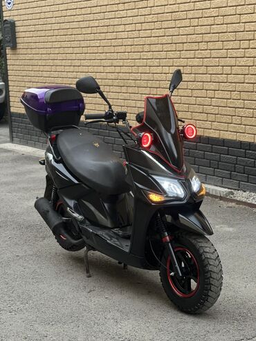 трехколесный электроскутер для взрослых: Скутер Yamaha, 150 куб. см, Бензин, Б/у