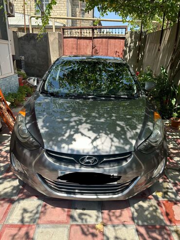 hyundai oluxana bakı: Hyundai Elantra: 1.8 l | 2012 il Sedan