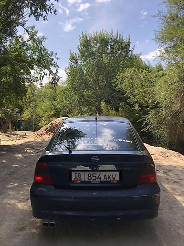 и 16: Opel Vectra: 2000 г., 1.6 л, Механика, Бензин, Лифтбек — 3